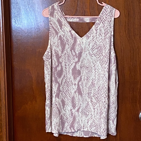 Maurices Tops - Maurices XL Shirt